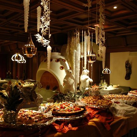 Alpen Hotel Corona فيغو دي فاسا المظهر الخارجي الصورة