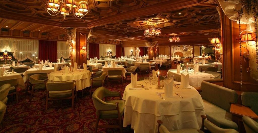 Alpen Hotel Corona فيغو دي فاسا المظهر الخارجي الصورة