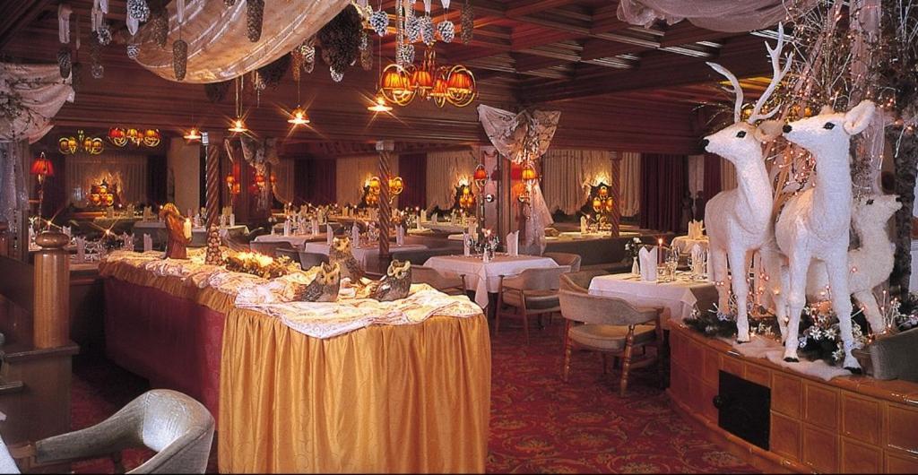Alpen Hotel Corona فيغو دي فاسا المظهر الخارجي الصورة