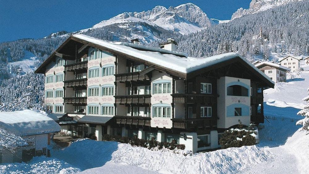 Alpen Hotel Corona فيغو دي فاسا المظهر الخارجي الصورة