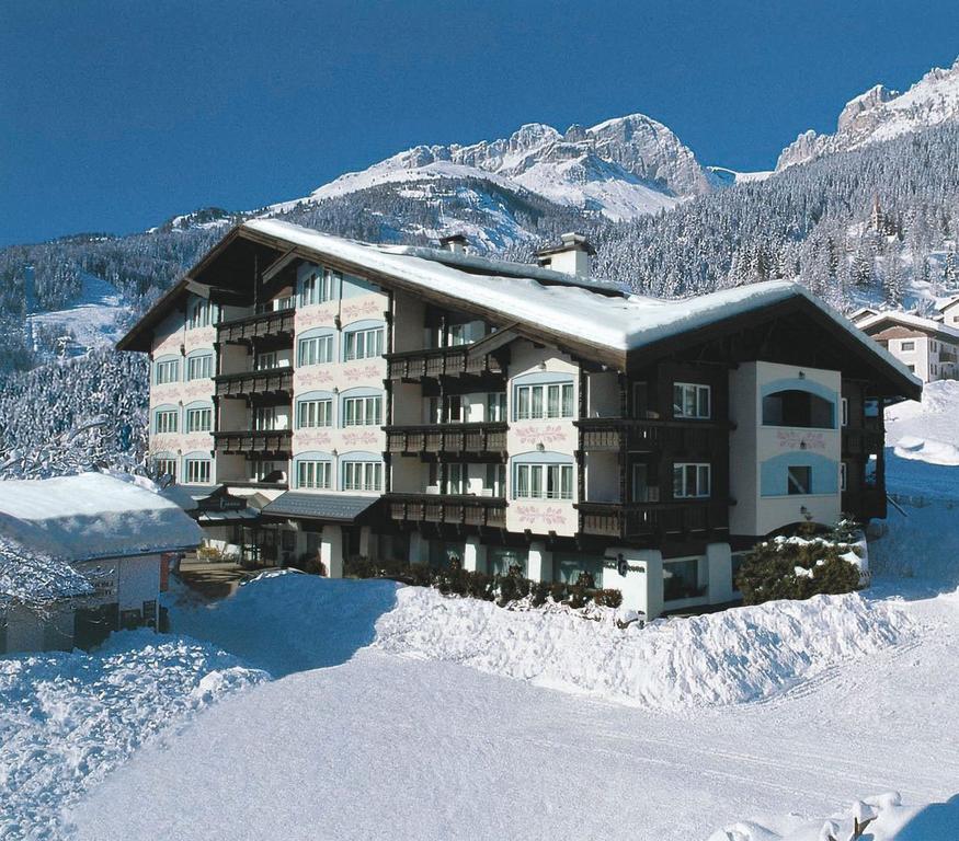 Alpen Hotel Corona فيغو دي فاسا المظهر الخارجي الصورة