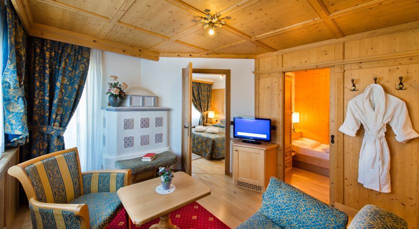 Alpen Hotel Corona فيغو دي فاسا الغرفة الصورة