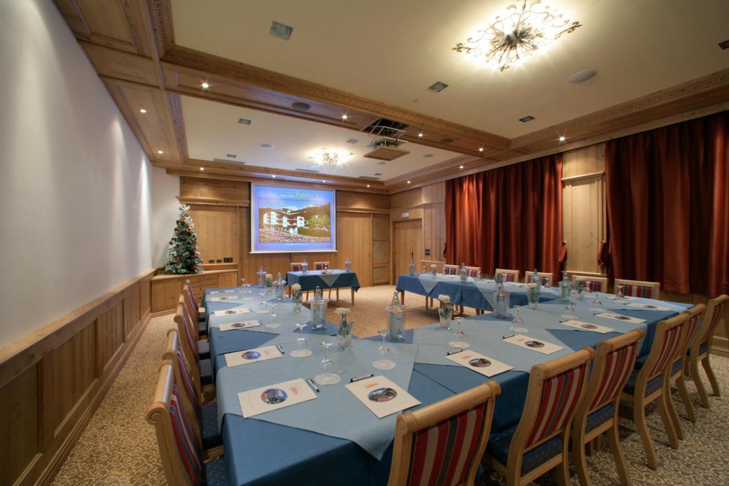 Alpen Hotel Corona فيغو دي فاسا المظهر الخارجي الصورة